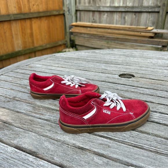 Vans Shoes Red Suede Leather Seldan Low‎ Top Lace Up Skate Sneakers Youth size 2 - Picture 1 of 9